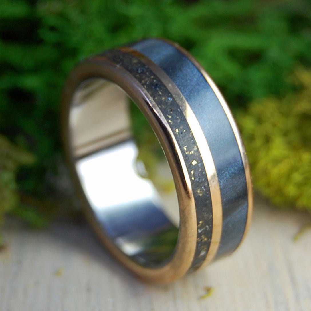 Marble, Meteorite y Gold | Men's Meteorite, Lava, Black Marbled Opalescent, Gold & Titanium Wedding Ring - Minter and Richter Designs